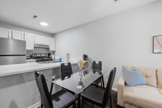 Bright Modern 1br Retreat I Fitness Center - 5