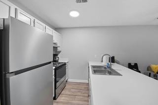 Bright Modern 1br Retreat I Fitness Center - 6