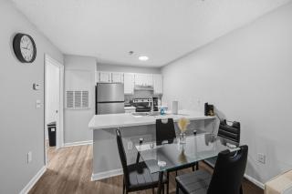 Bright Modern 1br Retreat I Fitness Center - 8