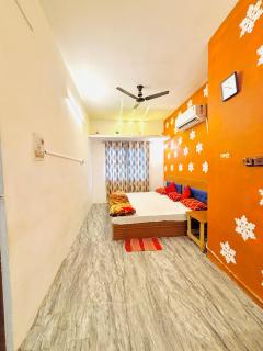 Shivalay guest house 1,5 km from kashi vishwanath - 0