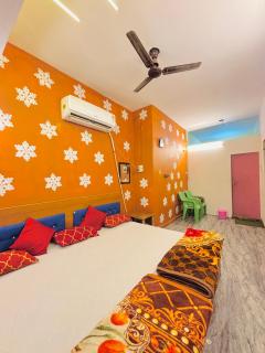 Shivalay guest house 1,5 km from kashi vishwanath - 7
