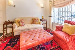 Bell Carriage on Pulaski Square by Lucky Savannah - 6