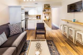 Lynwood Collection on Forsyth 2B by Lucky Savannah - 8