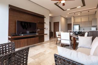 Amira District C305 - 9