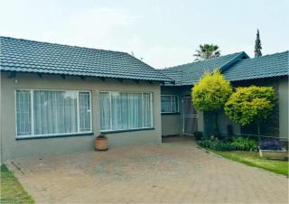 Central, Secure & Stylish Stay in Randhart - 7