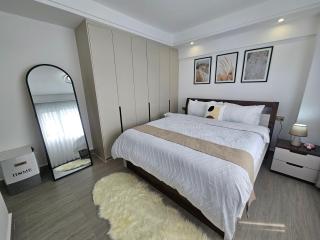 Kileleshwa One Bedroom Dining Suite with Skyroof Gym & Balcony - 2