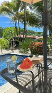 Rooms & Pool Macaws - 7