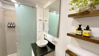 Charming Oceanfront Apartment with Balcony and Panoramic view, Cartagena Colombia - 1