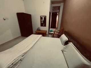 Ram Sevak Hotel By Nandan - 1
