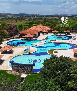 Hotel Canariu's Gravatá - Flat térreo com duas suítes (até 8 pessoas) | 102 BL 16 - 0