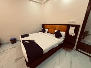 Ram Sevak Hotel By Nandan - 9