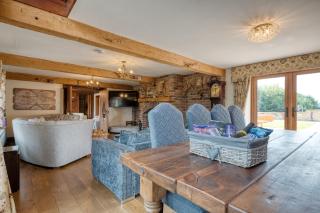 The Barn, Luxury Country Home Sleeps 6 Hot Tub Near Durham City & Bishop Auckland - 3