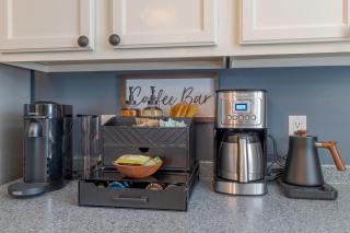 Lux 4BR Retreat, 16mi to Acadia w Game Room - 3