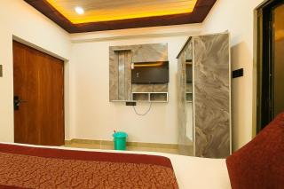 Hotel Devraaj Palace - Elegant Stay Near Shri Ram Janmabhoomi Mandir - 4