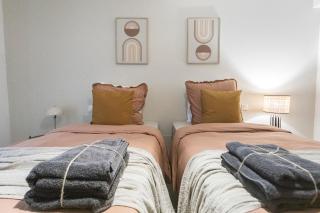 Loft Station Parking Video Projector near Tours - 0