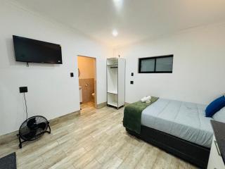 East Park Inn - 9