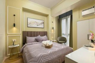 Luxurious Maison at 81 Newport near Terminal 3 Airport - 0