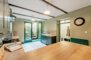 Bondgate House - 2