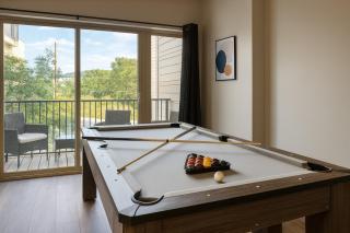 Family Group Retreat 3 Queens Pool Table 2nd - 0