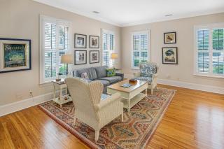 Huntingdon Getaway by Lucky Savannah - 6