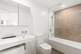 A Spacious 2 Bedroom Apartment in Paradise - 7
