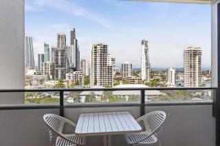 A Views over Surfers Paradise 1 Bedroom Apartment - 7