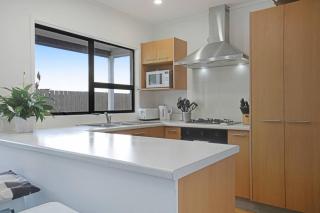 Parnell Home with Pool, Parking and Rangitoto View - 1
