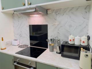 Cozy 3-Bed Haven with Parking in North Shields - 6