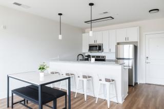 Luxury 2BR Condo Steps from UAB Campus 4th - 7