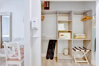 Sunny Beach Studio Steps to Ocean and Nightlife - 9