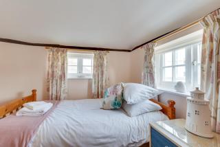 Corner Cottage - 3