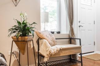 Wicker Park Flat with FREE Early Check-In & Late Checkout - 6