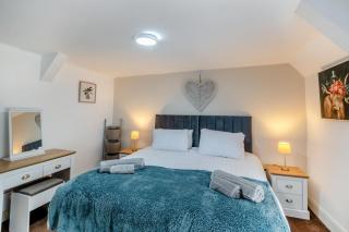 Elmsleigh Nest - 1