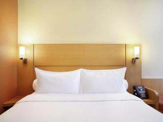 Ibis Singapore Novena - 3