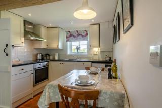 Gardeners Cottage - 9