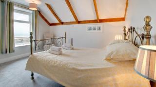 Hideaway Cottage - 1