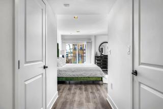 Amazing & Spacious in Heart of Santa Monica- Easy Access to ALL Tourist attractions - 6