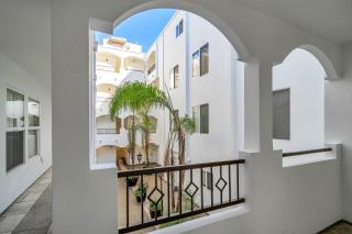 Amazing & Spacious in Heart of Santa Monica- Easy Access to ALL Tourist attractions - 1