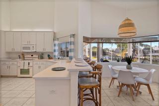 Luxury 4-Bedroom Canal Home with Pool - 8