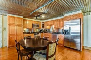 River Street Lookout by Lucky Savannah - 2