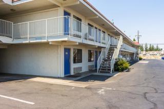 Motel 6 Bakersfield, CA - Convention Center - 4