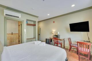 McDonough's Inn Unit 1 by Lucky Savannah - 7