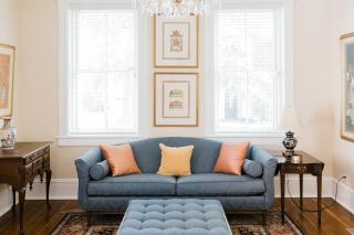 Luxurious Townhome on Lincoln & York by Lucky Savannah - 7