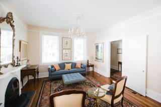 Luxurious Townhome on Lincoln & York by Lucky Savannah - 3