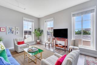 Chic Savannah Hideaway by Lucky Savannah - 4