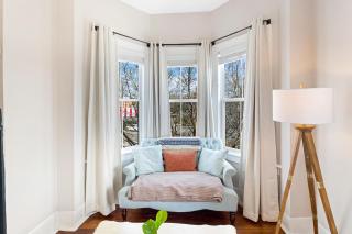 Montgomery House Upper by Lucky Savannah - 9