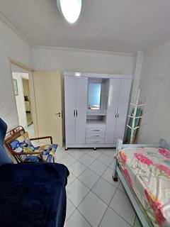 02 dorms c/suíte, Varanda, só 02 quadras da praia - 4
