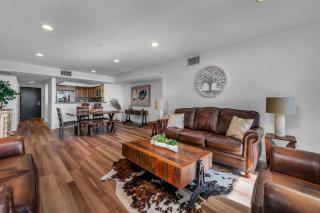 Amazing Spacious Unit in Heart of LA- Melrose district - 0