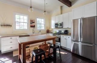 East Park Bungalow by Lucky Savannah - 2