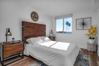 Amazing Spacious Unit in Heart of LA- Melrose district - 2